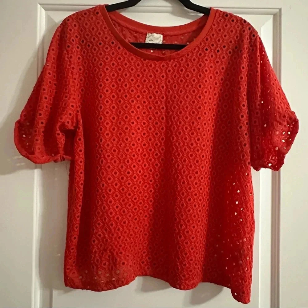 Anthropologie Postmark M Red Chantal
Eyelet Top Black Short Sleeve Top